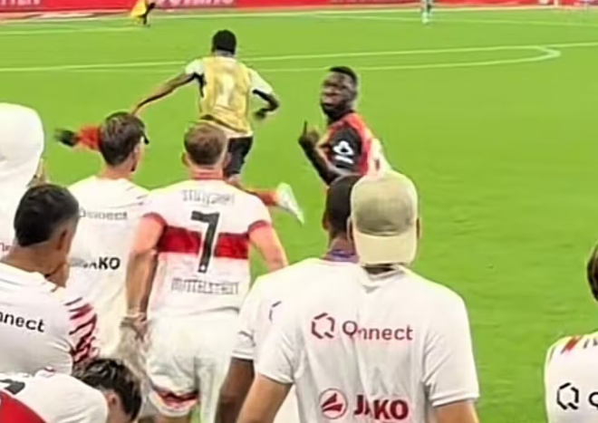 โบนิเฟช โดนแบน 1 เกม หลังชูนิ้วกลาง ใส่แฟน สตุ๊ตการ์ต