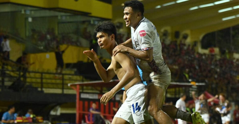 ธีระศักดิ์ สุดดีใจ หลังซัดประตูชัย พา ท่าเรือ ชนะ ขอนแก่น