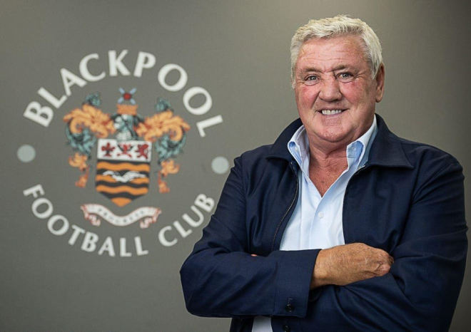 หวนคุมทัพ! แบล็คพูล ตั้ง บรูซ คุมทัพ สู้ศึกลีกวัน