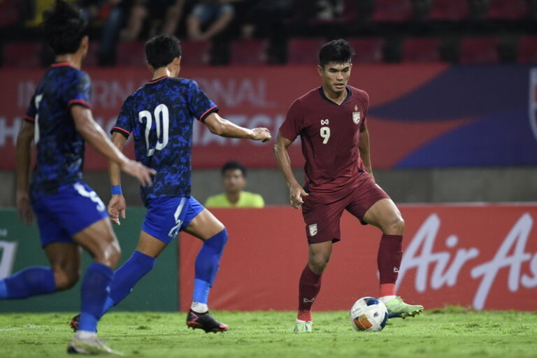 ผิดฟอร์ม! ทีมชาติไทย ไร้ชัย ได้แค่เจ๊า ลาว 1-1 เกมอุ่นเครื่อง