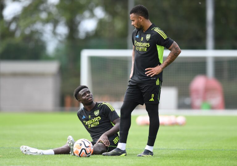 เนวิลล์ สมน้ำหน้า ปืนใหญ่ รู้ปัญหา แต่ไม่ยอมเสริมทัพ